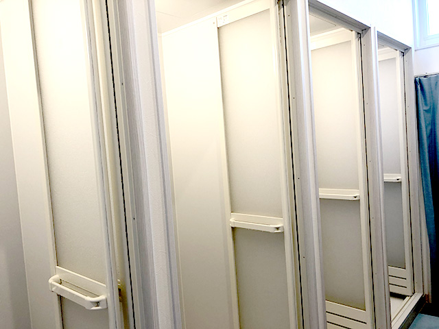 シャワールーム